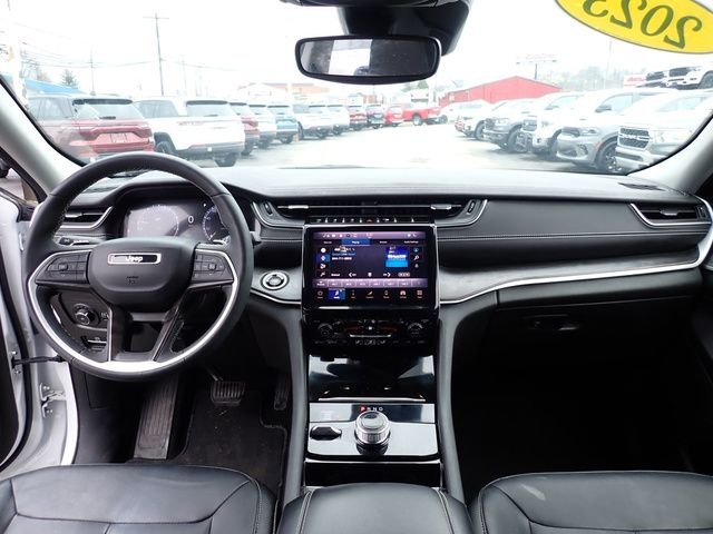 Used 2023 White Jeep Limited image 16