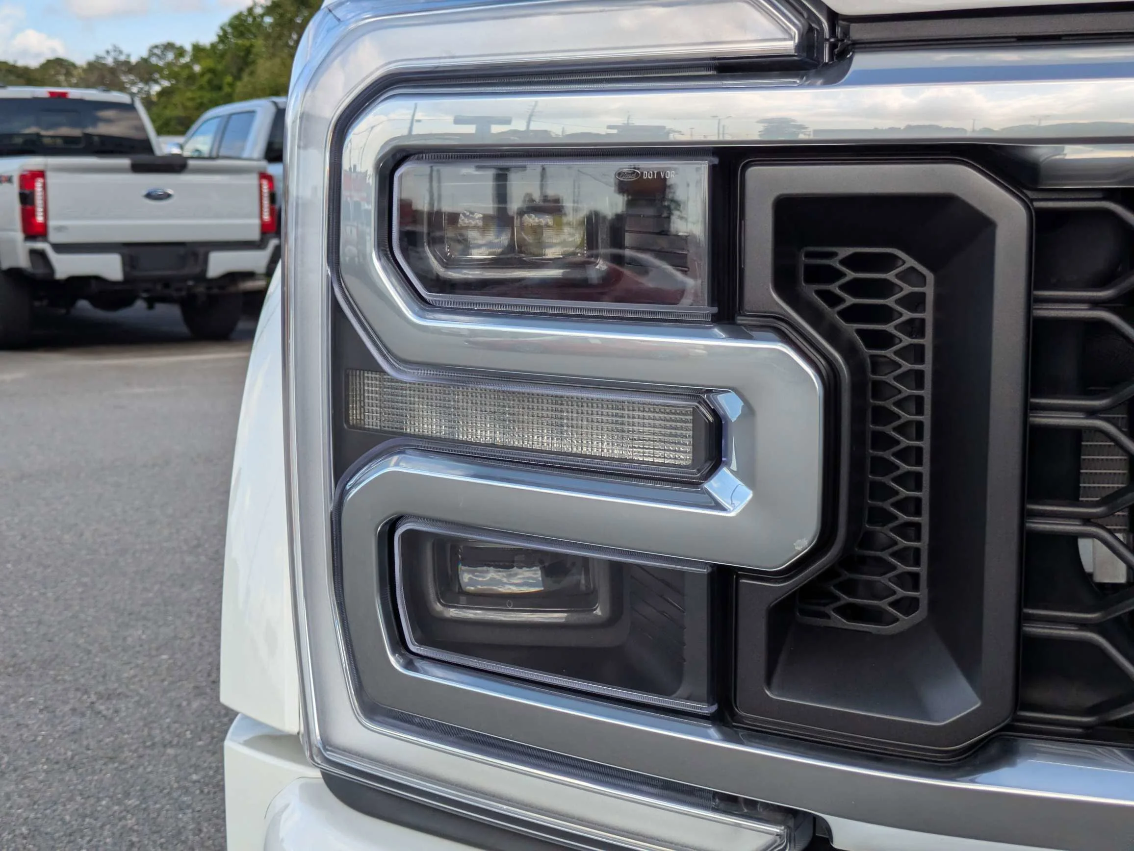 New 2026 Star White Metallic Tri-Coat Ford F-450® Platinum® image 10