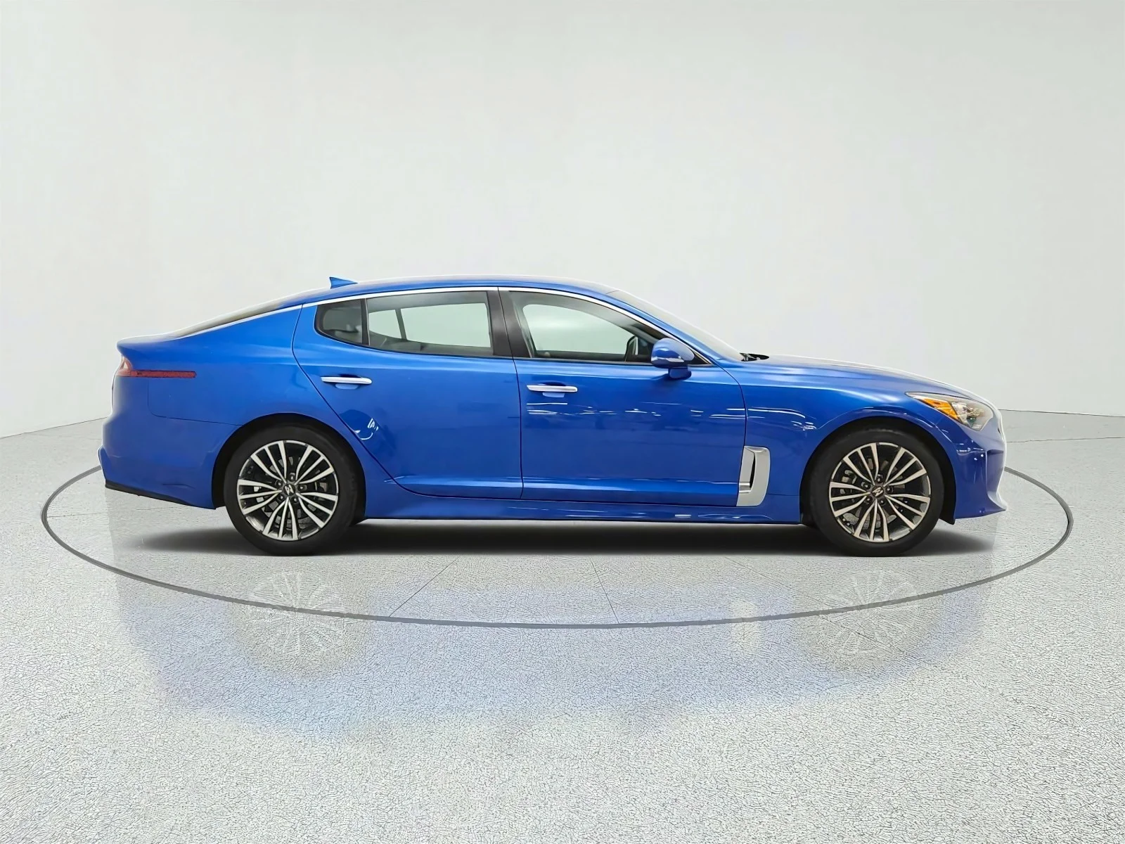 Used 2019 Micro Blue Kia Base RWD image 4