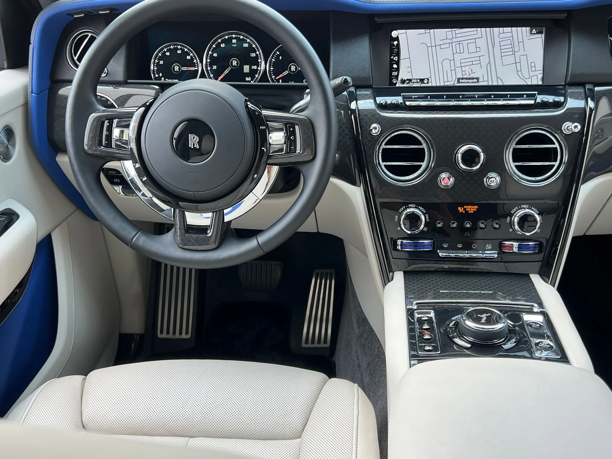 Used 2024 Blue Rolls-Royce Black Badge image 17