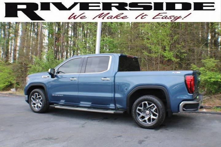 Certified Used 2024 Downpour Metallic GMC SLT image 3