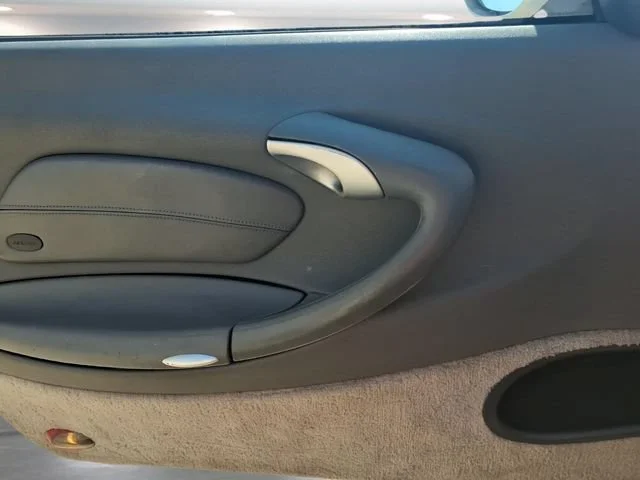 Used 1999  Porsche Y image 16