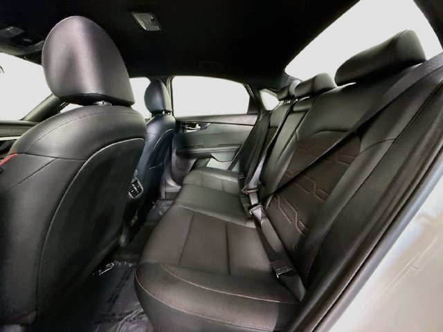 Used 2022 Snow White Pearl Kia GT image 21