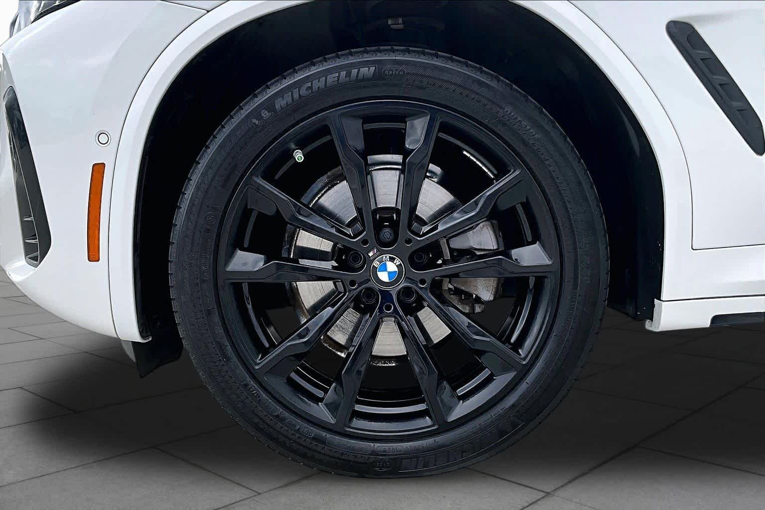 Used 2024 Alpine White BMW sDrive30i image 10