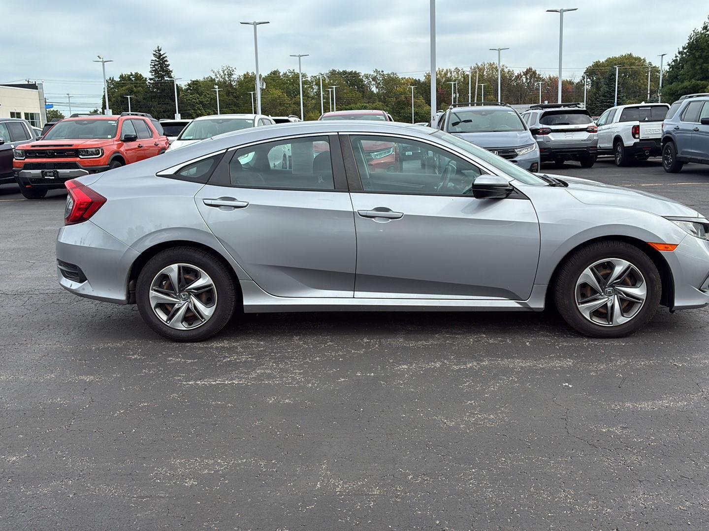 Used 2019 Lunar Silver Metallic Honda LX image 19