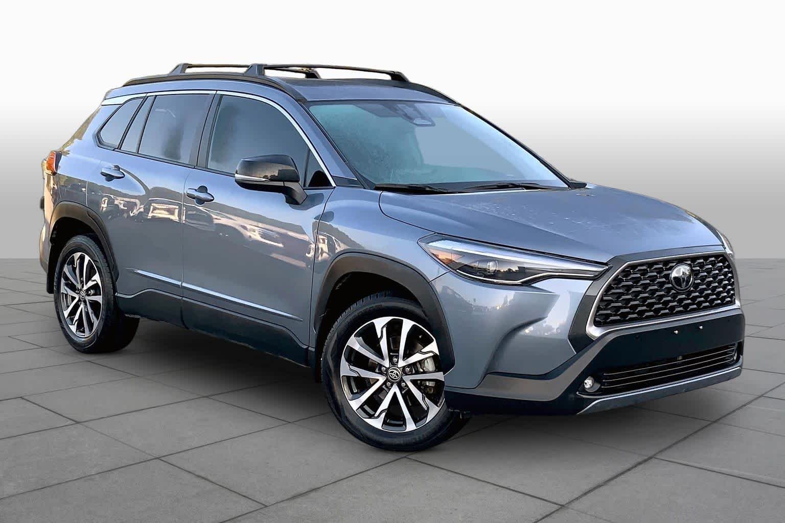 Used 2025 Celestite Toyota XLE image 3