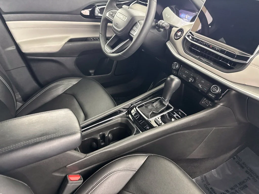 Used 2025 Black Jeep Limited image 23