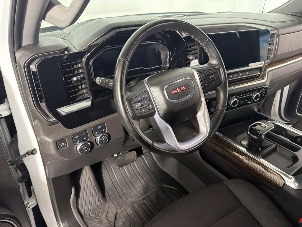 Used 2023 Summit White GMC Elevation image 9