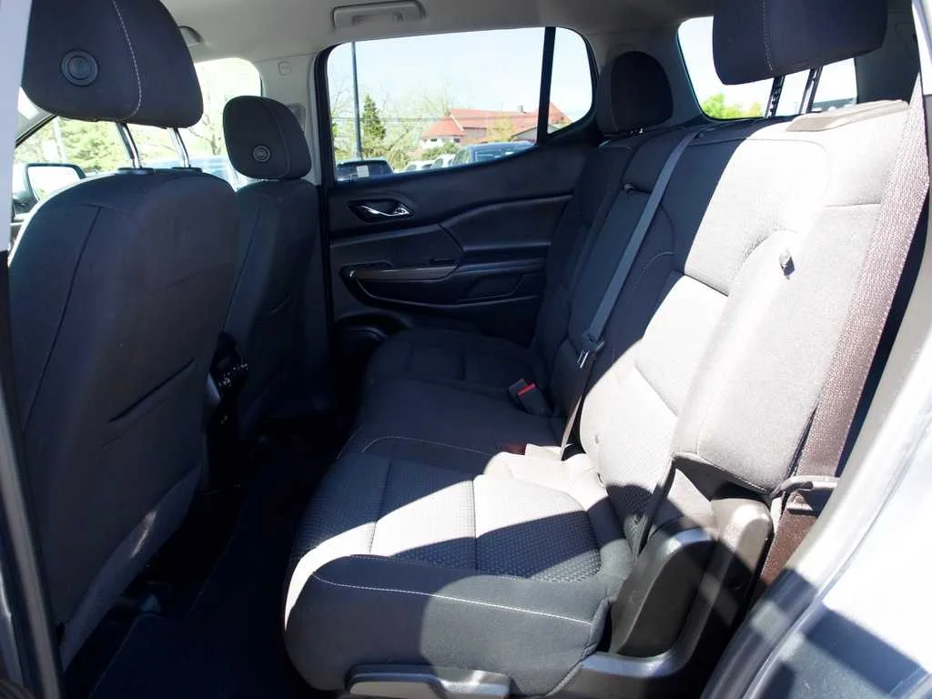 2021 GMC Acadia SLE - Photo 19