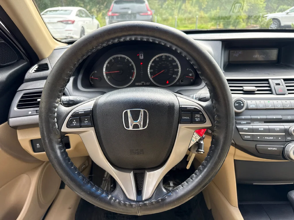 Used 2011 Taffeta White Honda LX-S image 19