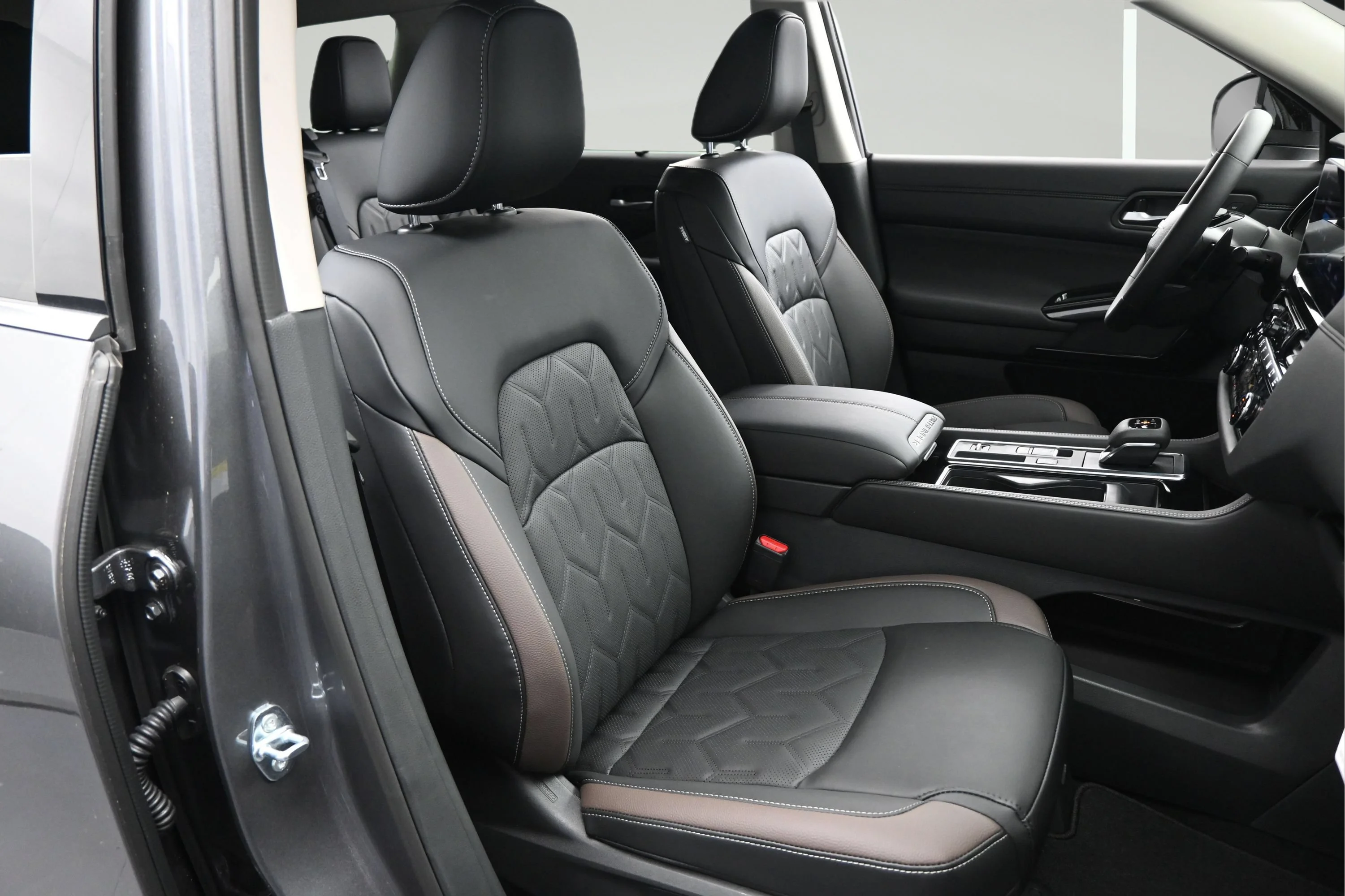 New 2026 Gun Metallic Nissan Platinum image 15