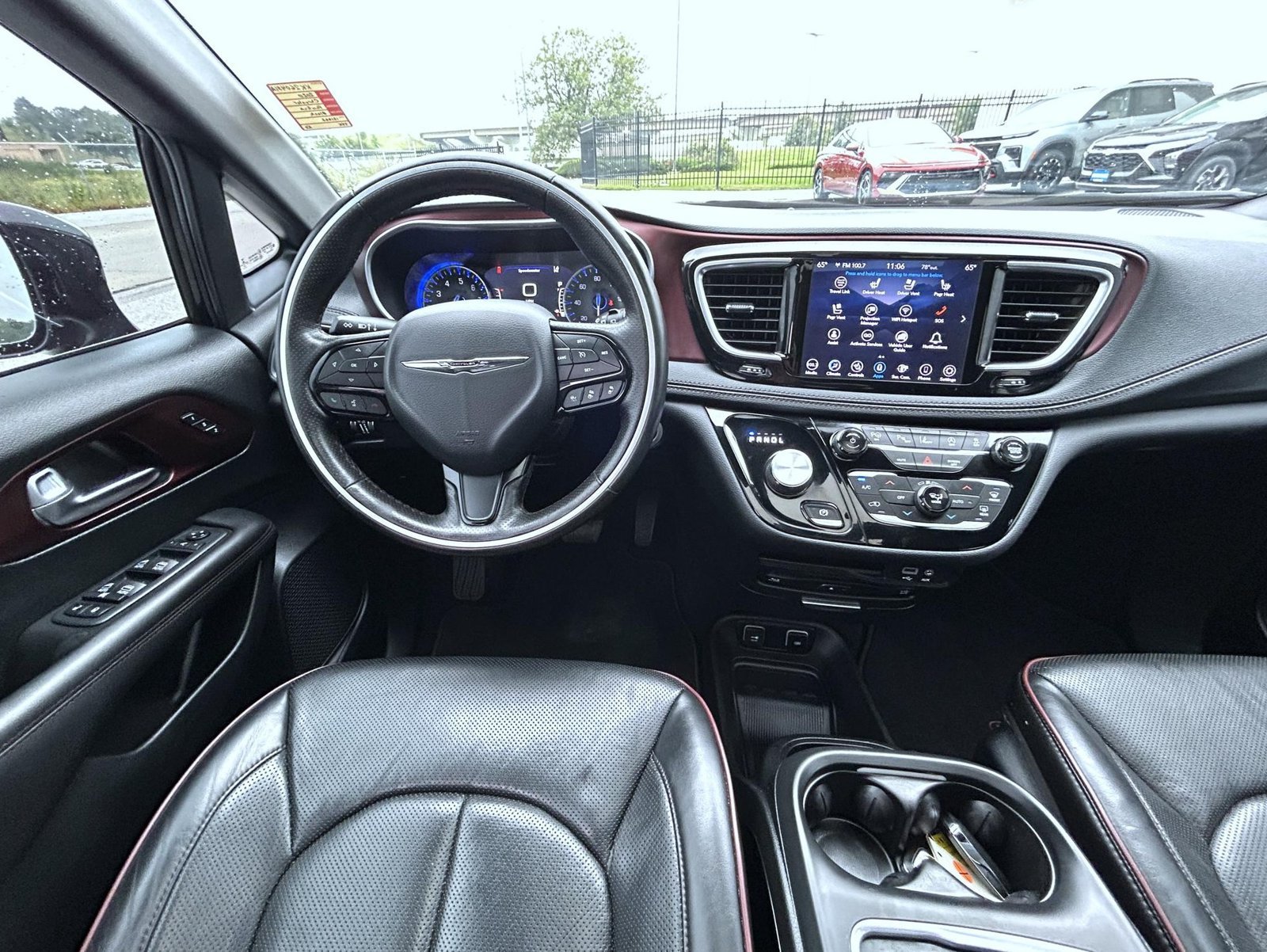 Used 2020 Black Chrysler Limited image 13