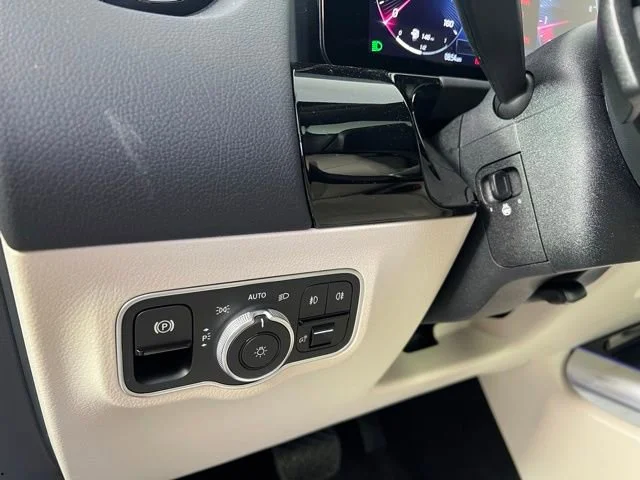 New 2026 Polar White Mercedes-Benz GLA 250 image 65