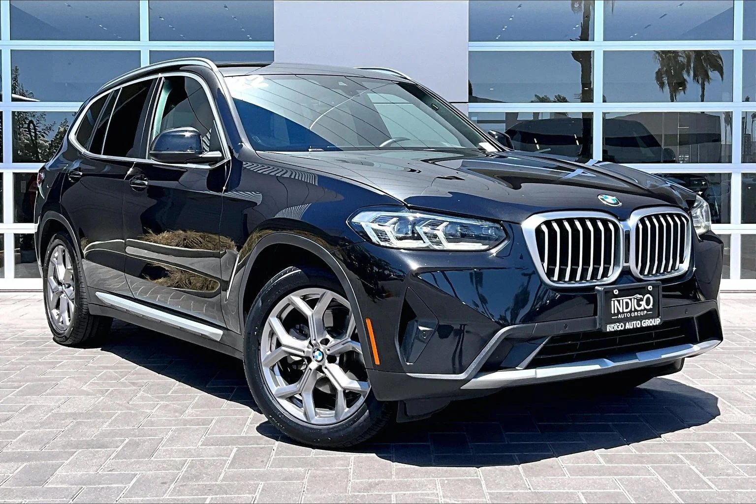 Used 2022 Black BMW sDrive30i image 3