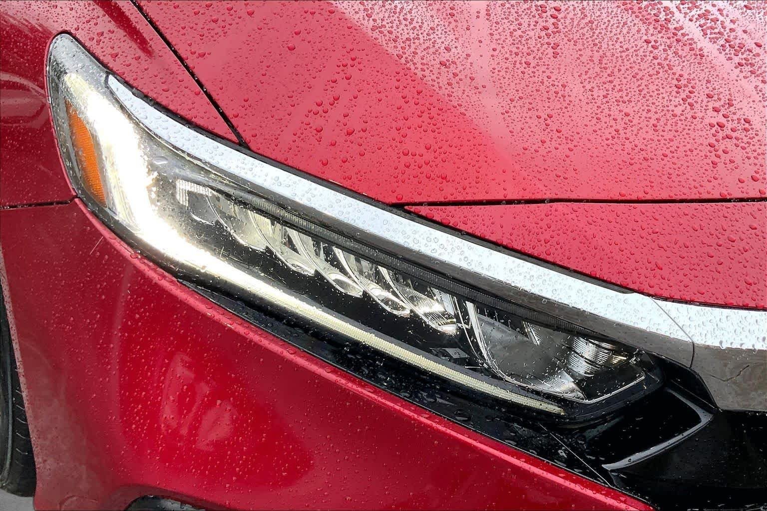 Used 2020 Radiant Red Metallic Honda EX-L image 25