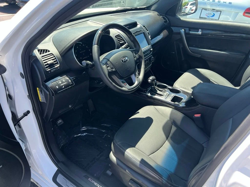 Used 2014 Snow White Pearl Kia Limited V6 image 12