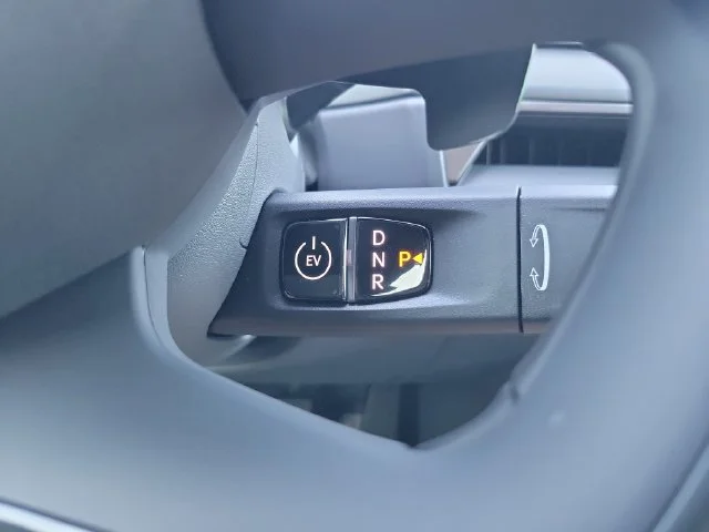 New 2026 Ivory Silver Kia Wind AWD image 27