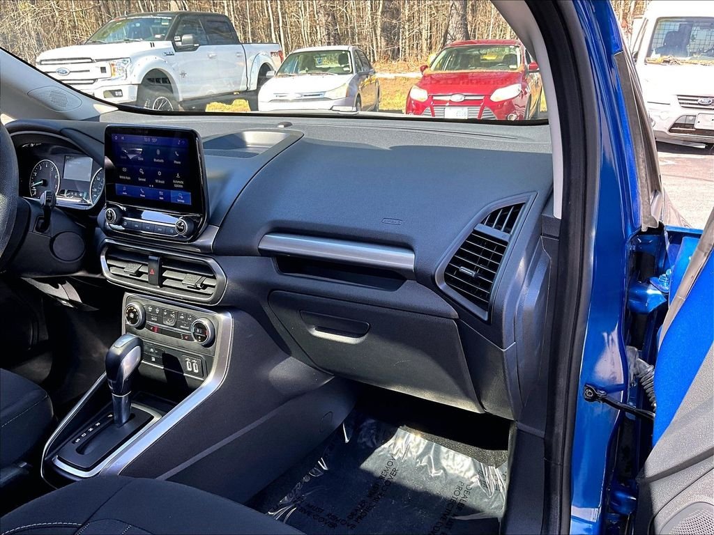 Used 2022 Lightning Blue Metallic Ford SE image 13