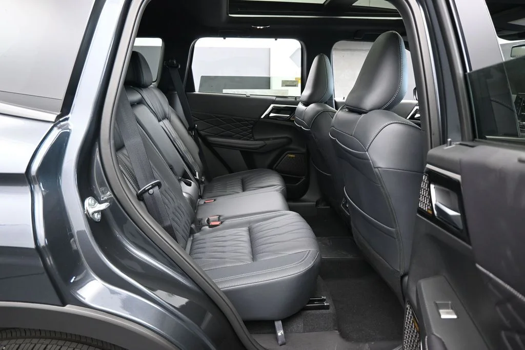 New 2026 Graphite Gray Mitsubishi BLACK EDITION S-AWC image 37