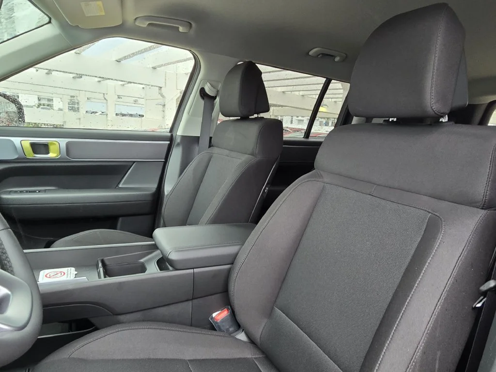 New 2027 Gray Hyundai SE image 14