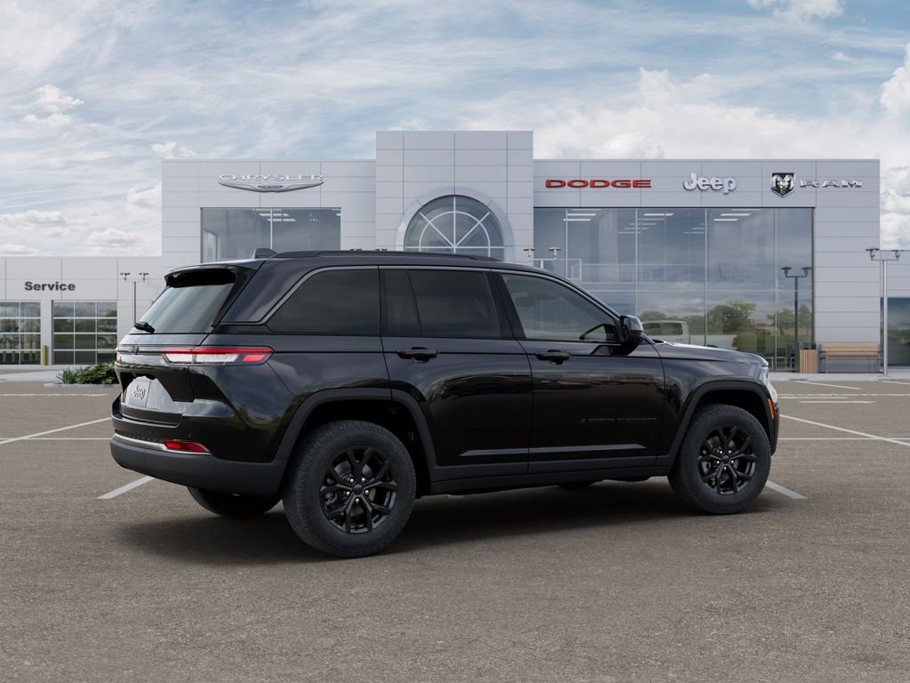 New 2026 Diamond Black Crystal Pearl-Coat Exterior Paint Jeep Altitude image 4