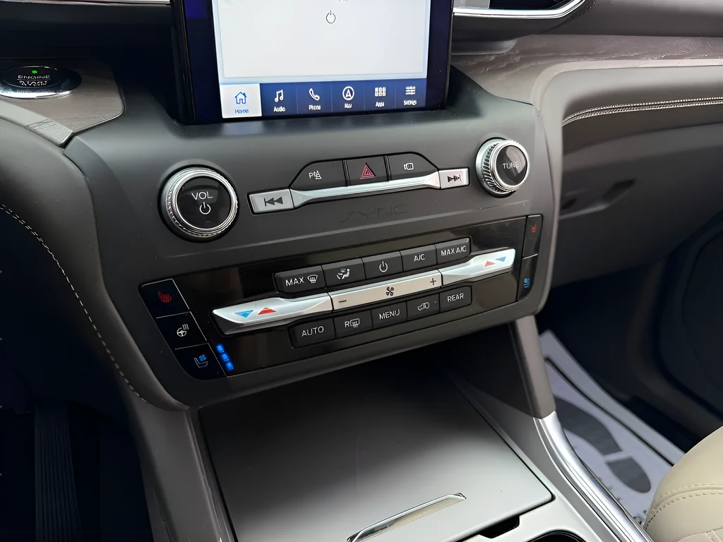 Used 2020 White Ford Platinum image 18