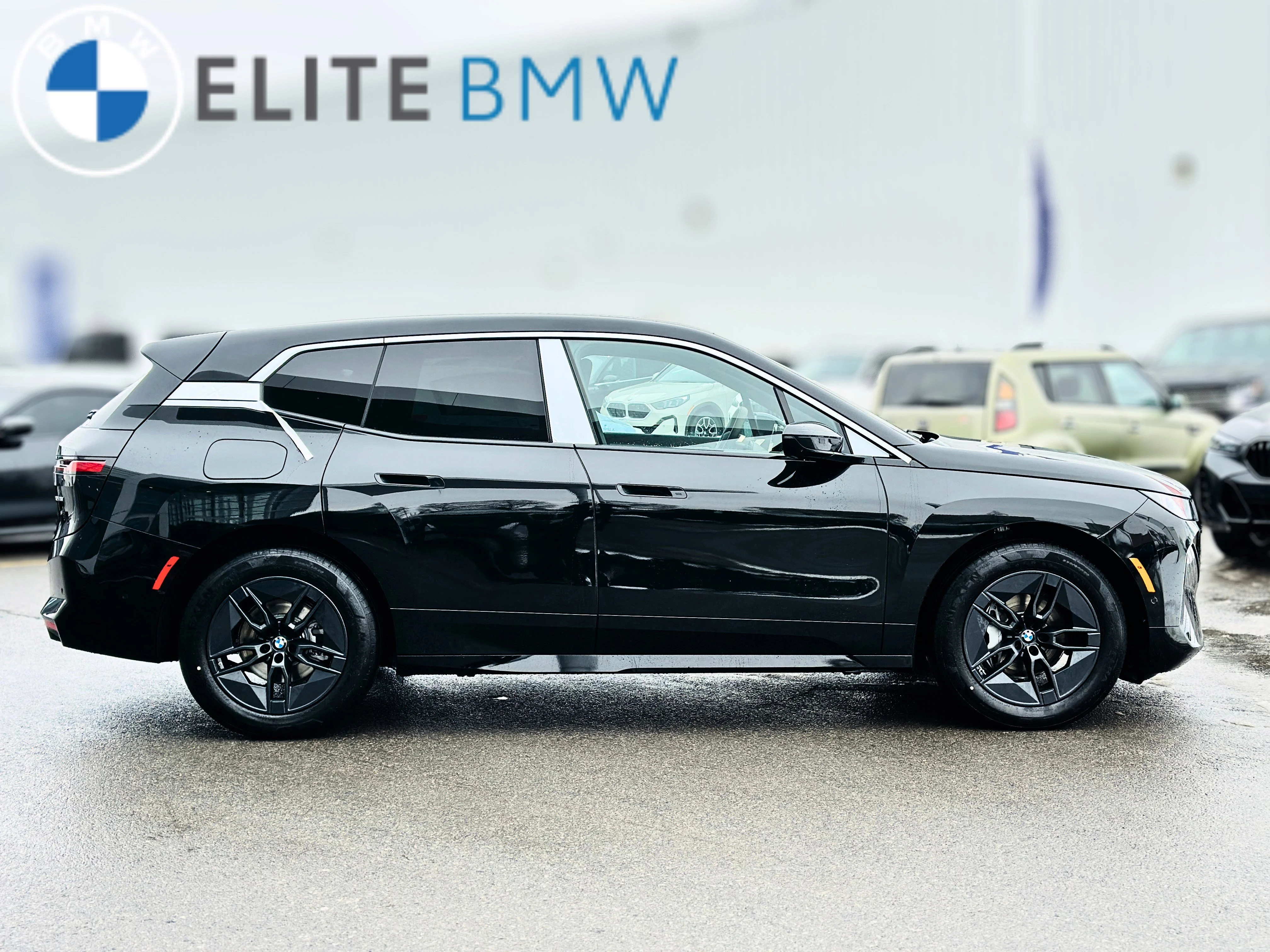 Used 2026 BLACK SAPPHIRE METALLIC BMW XDRIVE60 image 42