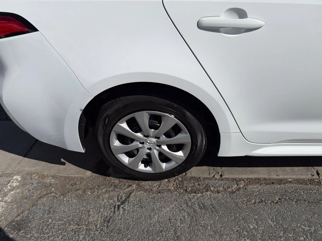 Used 2025 White Toyota LE image 20