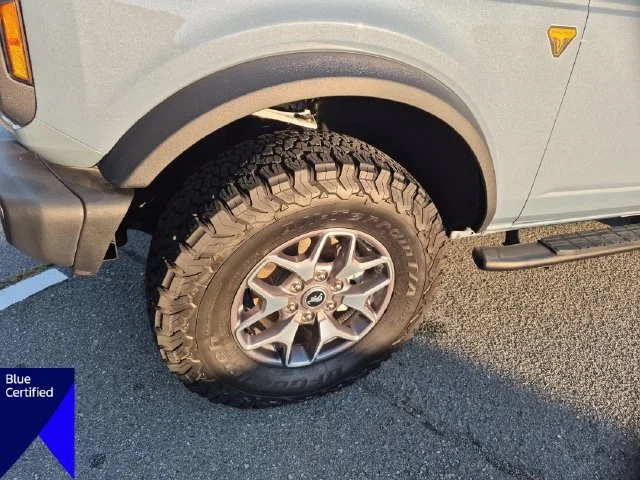 Used 2025 Gray Ford Badlands image 10