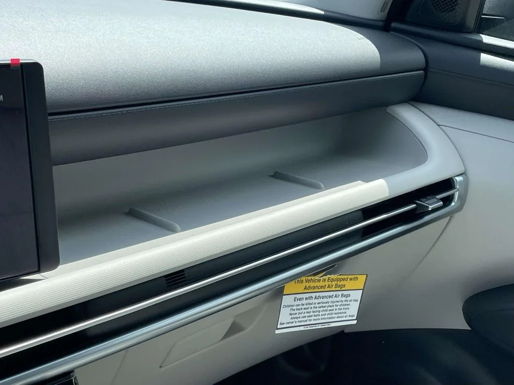 New 2026 Silver Hyundai SEL Plus image 32