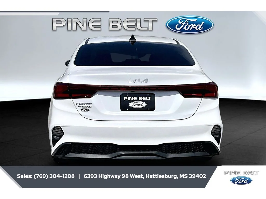 Used 2024 Snow White Pearl Kia LXS image 4