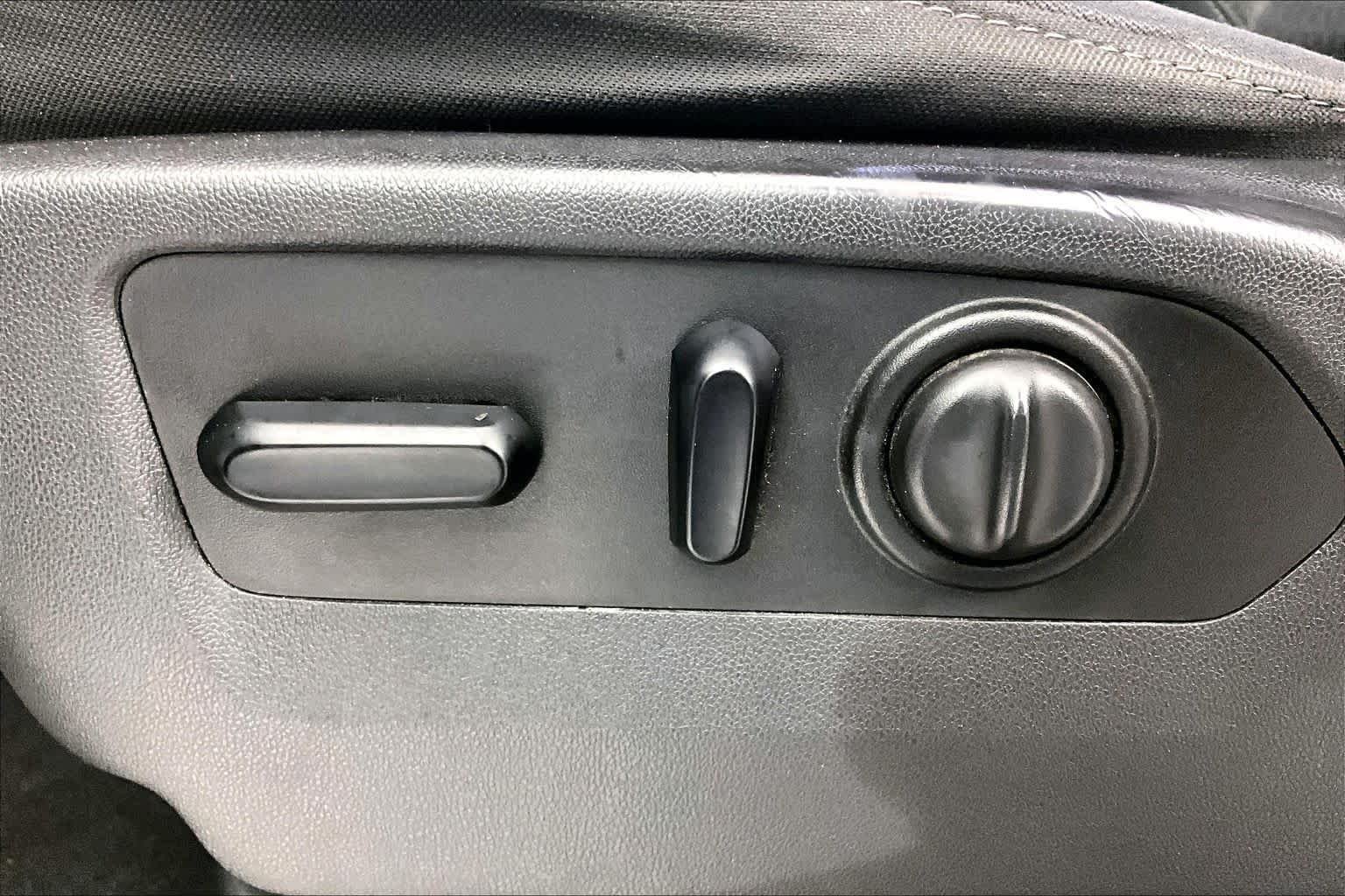 Used 2019 Summit White Chevrolet LT image 32