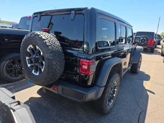 Used 2025 Black Clearcoat Jeep Rubicon image 4