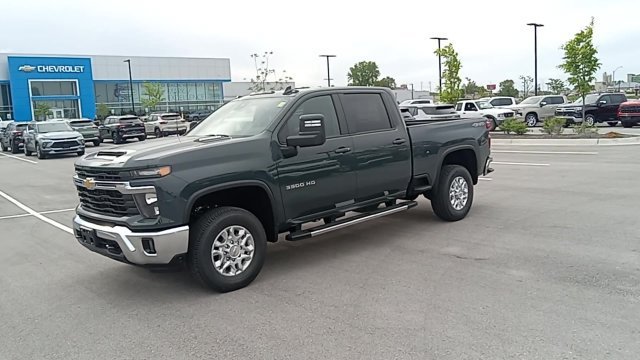 2026 Chevrolet Silverado 3500 HD LT - Photo 4