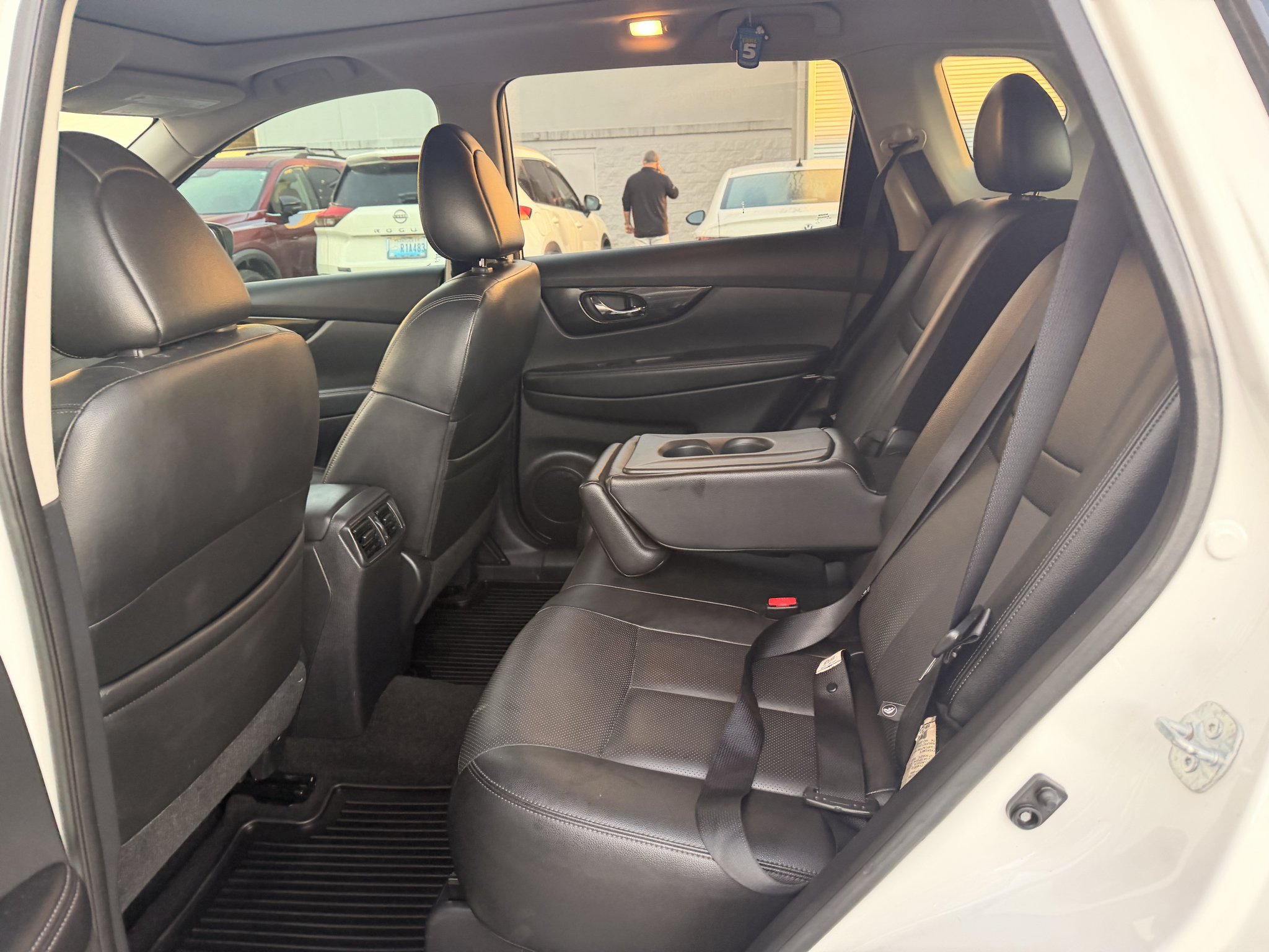 Used 2017 Pearl White Nissan SL image 7