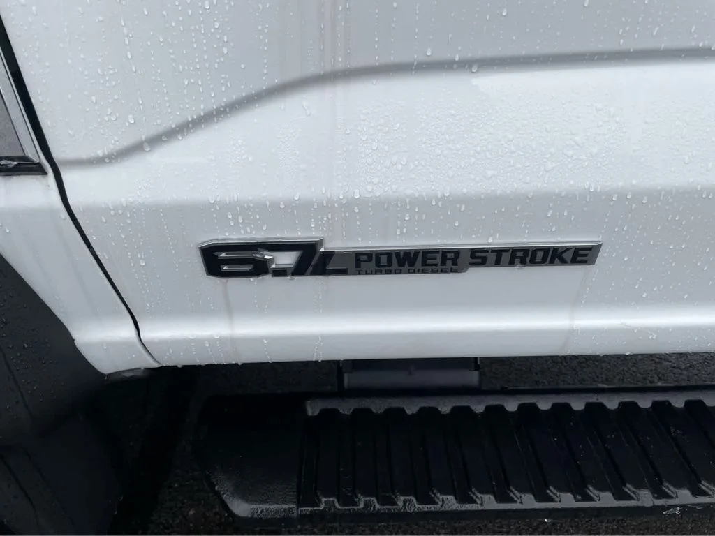 New 2025 Oxford White Ford F-550® XL image 11