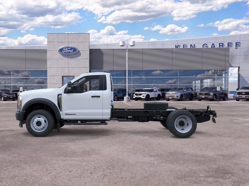 New 2026 Oxford White Ford CHAS/C image 3
