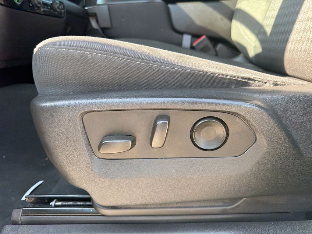 Used 2023 White Chevrolet LT image 11