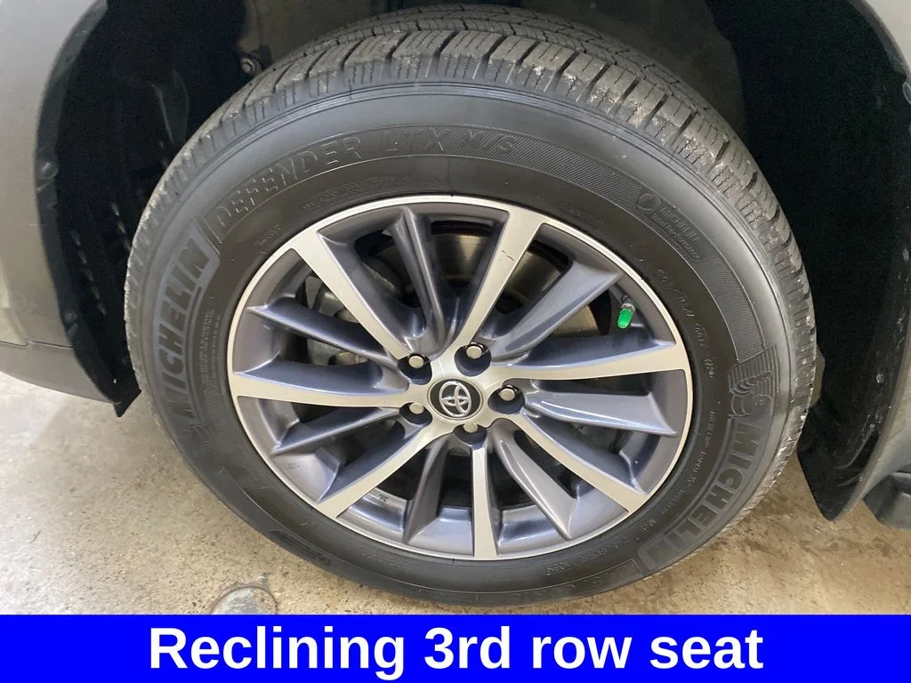 Used 2019 Green Toyota XLE image 19
