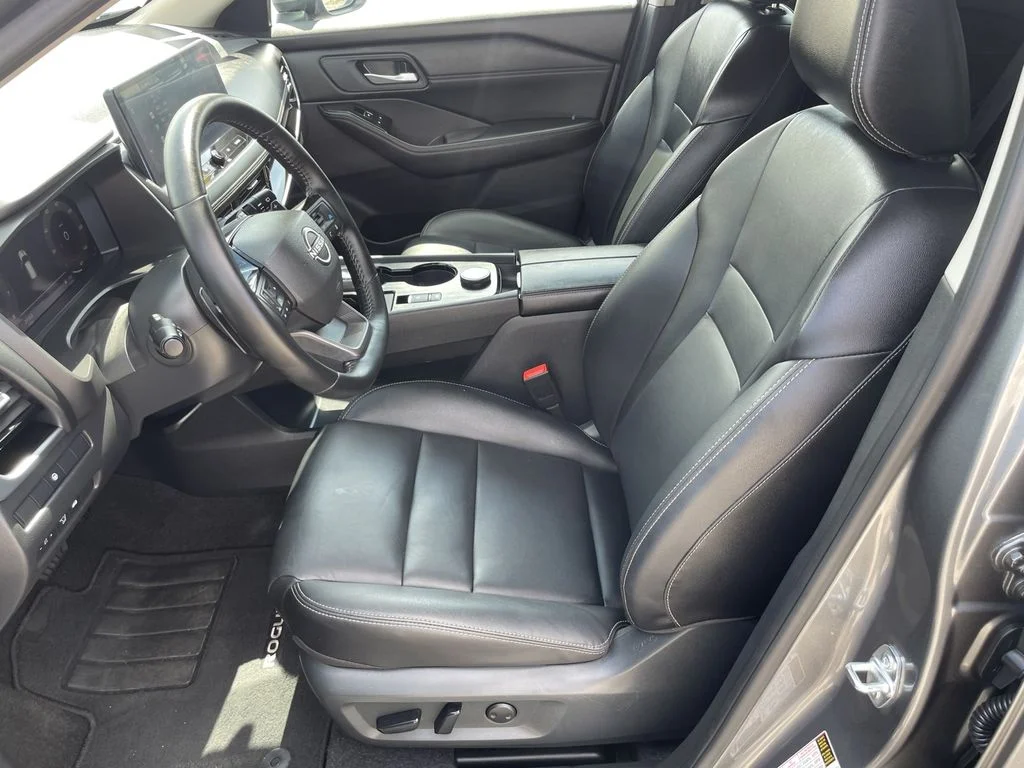 Used 2026 Gun Metallic Nissan SL image 15