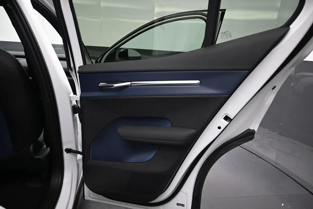 New 2026 White Volvo Twin Motor Performance Ultra image 15