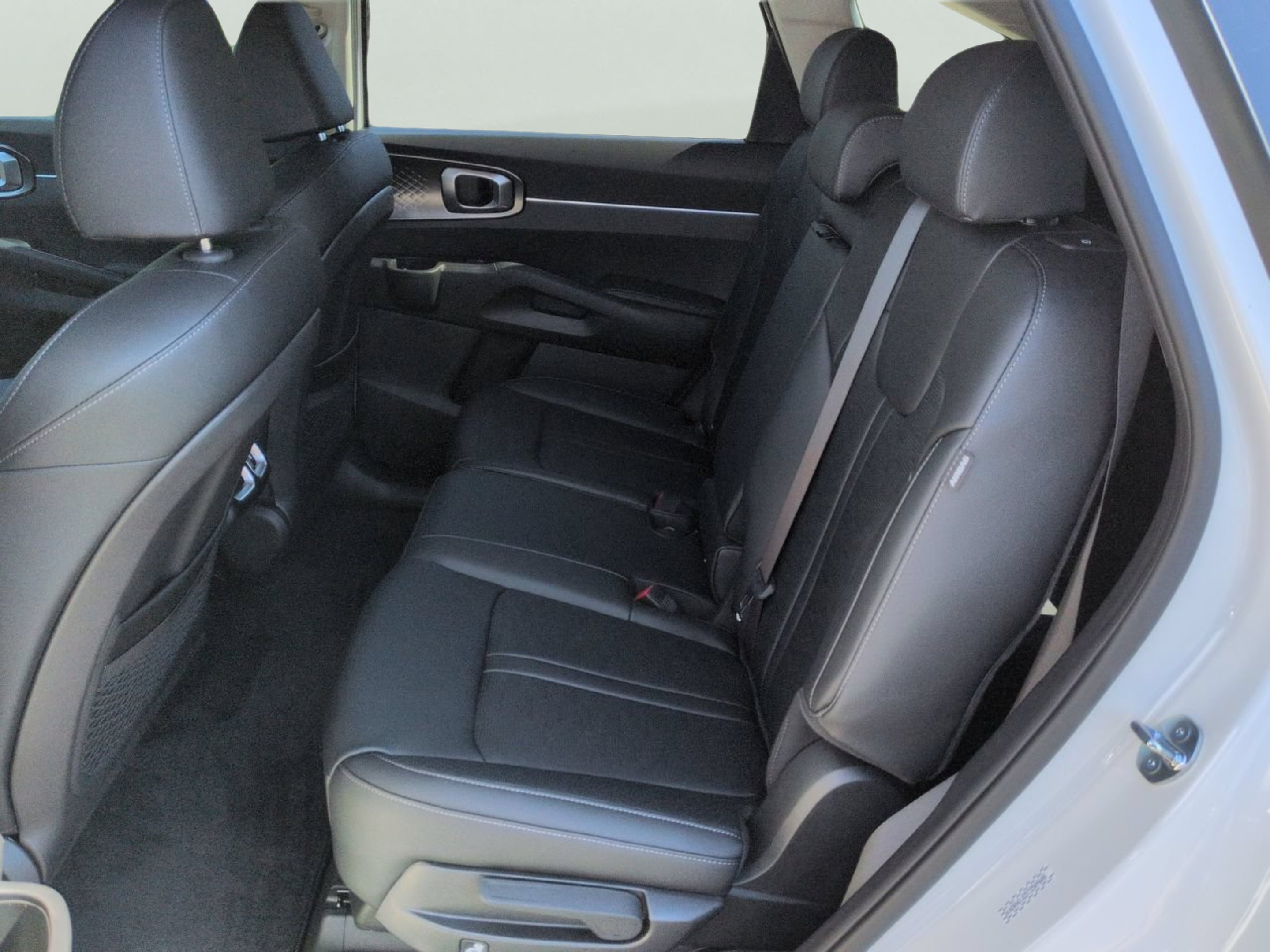 New 2026 Snow White Pearl Kia EX image 31