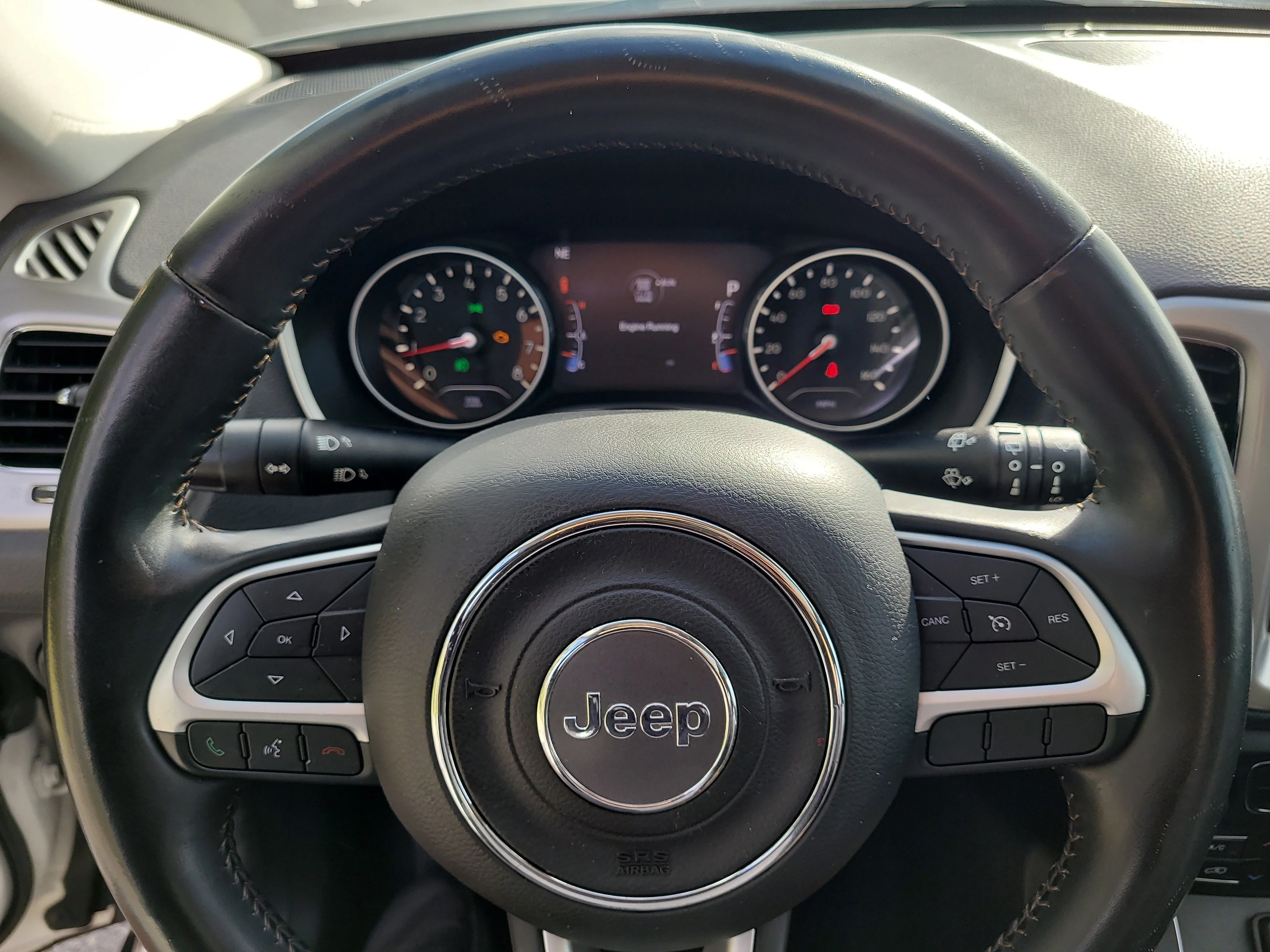 Used 2018 White Clearcoat Jeep Latitude image 38