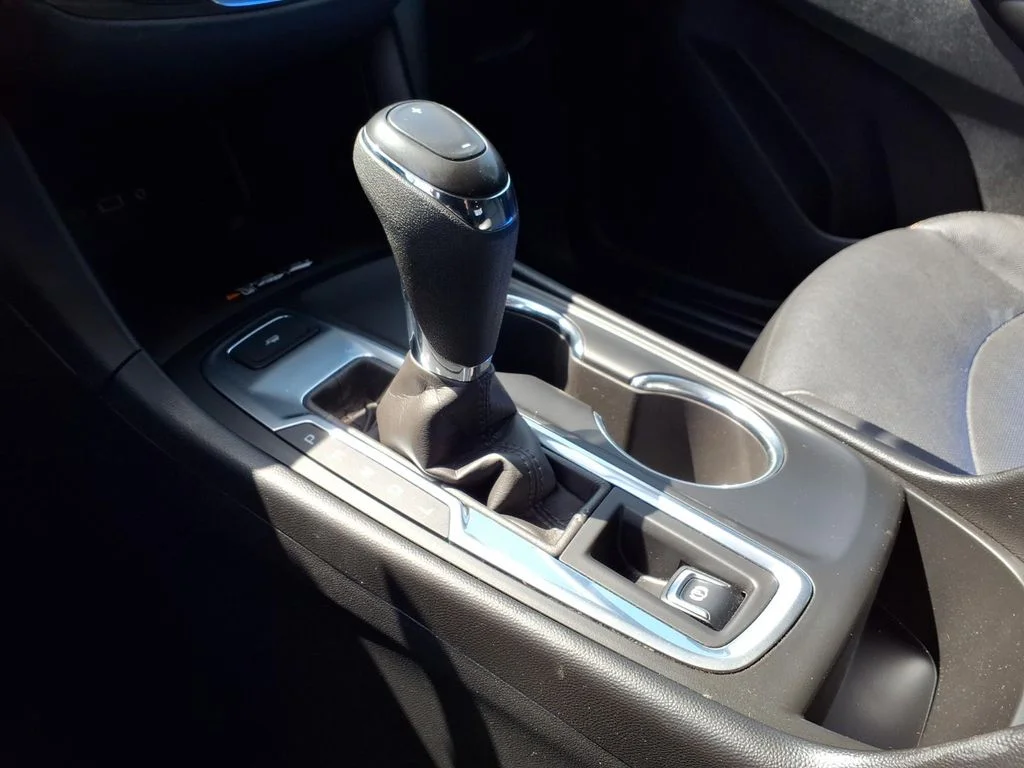 Used 2020 Silver Chevrolet Premier image 21