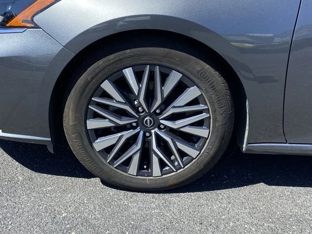 2025 Nissan Altima SV - Photo 10
