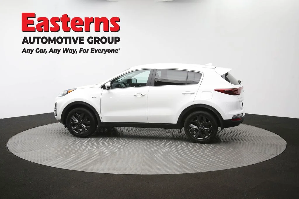 Used 2022 White Kia LX image 59