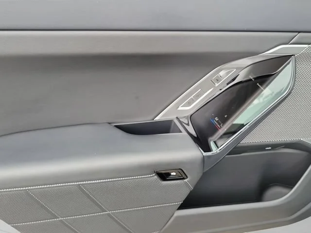 Used 2025 Black BMW 740i image 18