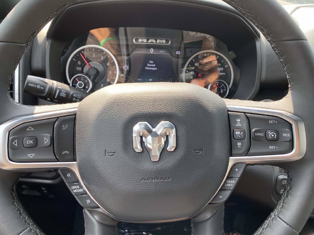 New 2026 Diamond Black Crystal Pearl-Coat Exterior Paint Ram Big Horn/Lone Star image 12