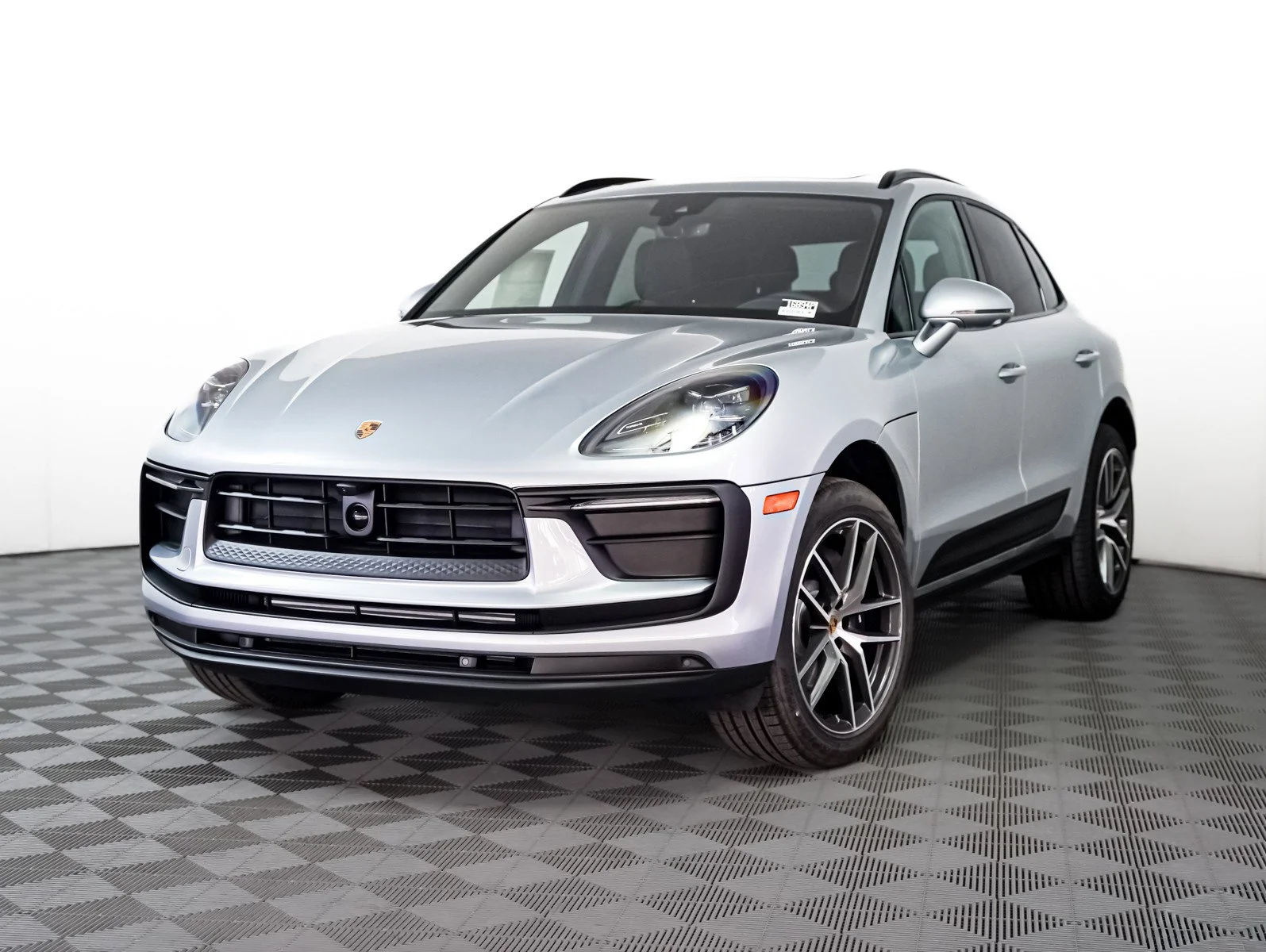 New 2026 DOLOMITE SILVER Porsche  image 1