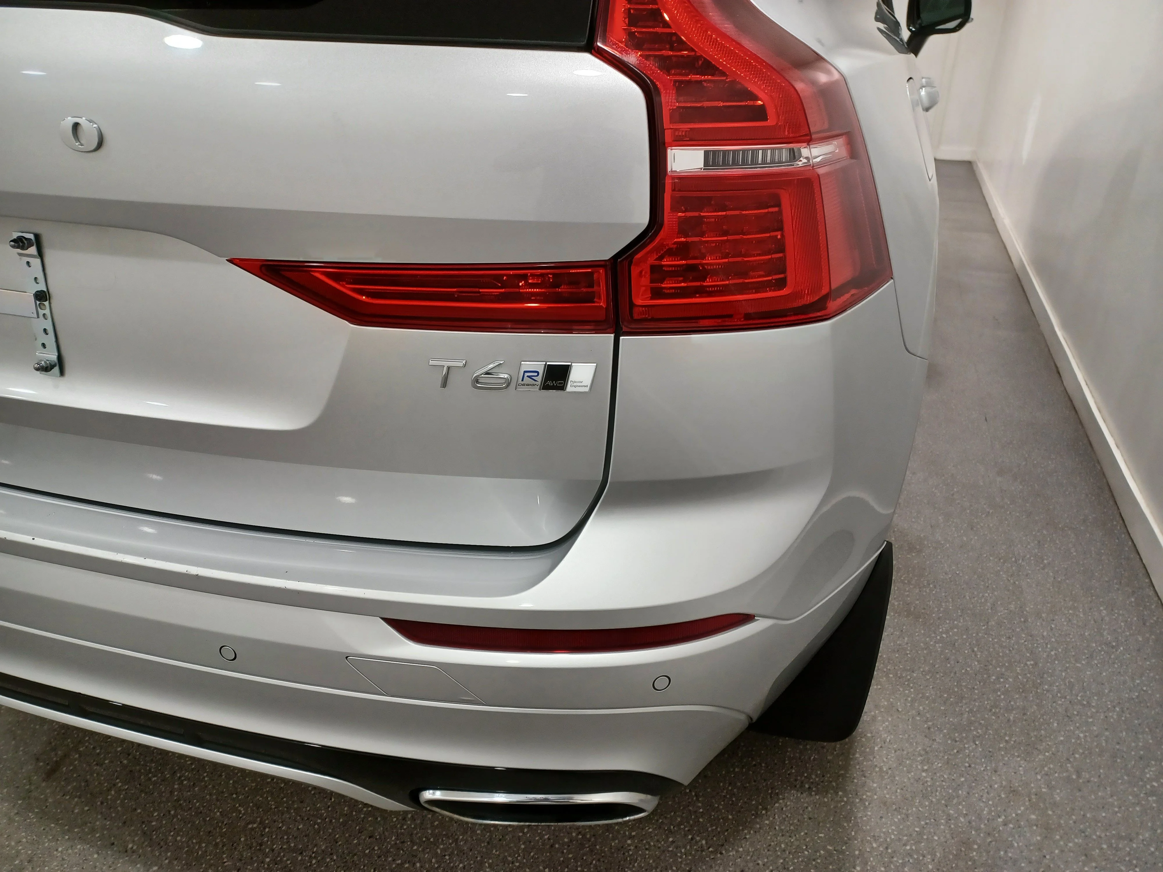 Certified Used 2020 Silver Volvo T6 R-Design AWD*Adaptive Cruise | Nav | Pano Roof | Htd Leather | Lane Keep Assist | Park Assist image 23